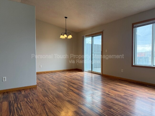 Building Photo - 1143 39th Ave S