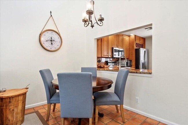 Building Photo - 12781 Spinnaker Ln