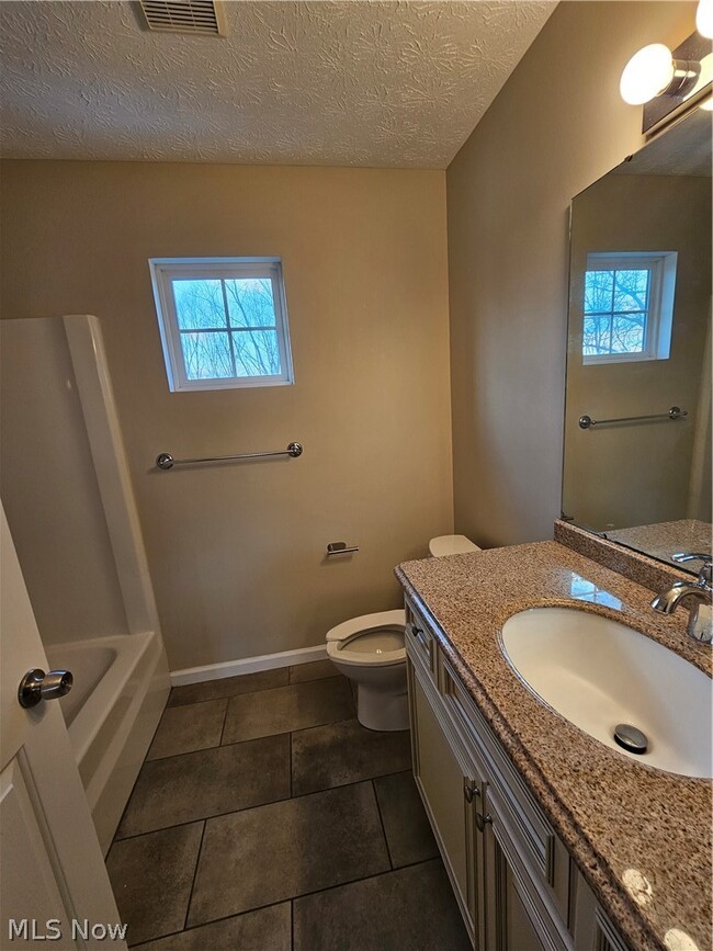 Building Photo - 687 Brookside Ln