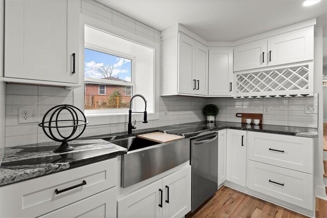 Building Photo - 1552 N Ellington St SE