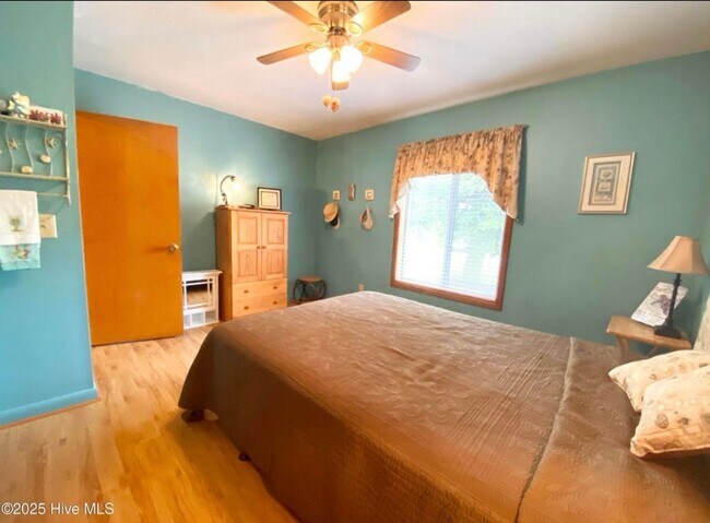 Building Photo - ***MOVE-IN SPECIAL*** $500 OFF OF YOUR FIR...