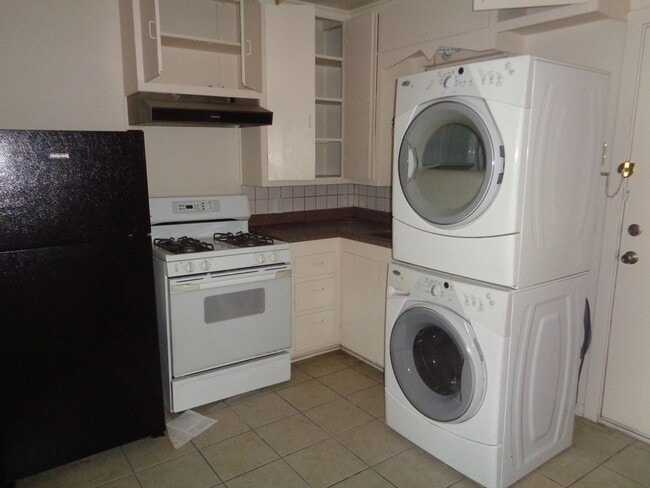 Building Photo - Studio Apartment Near ACU