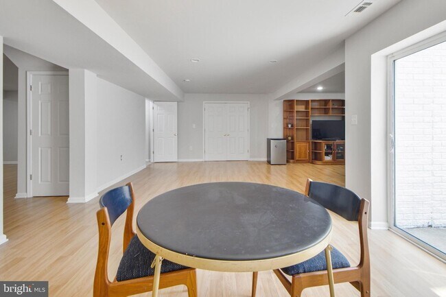 Building Photo - 115 Richard Dr SE