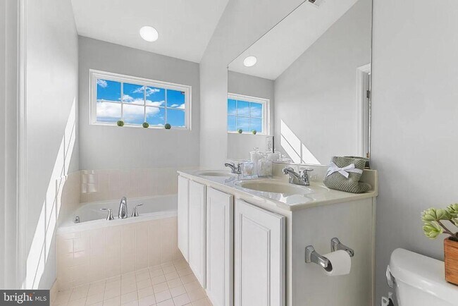 Building Photo - 9211 Cascade Falls Dr
