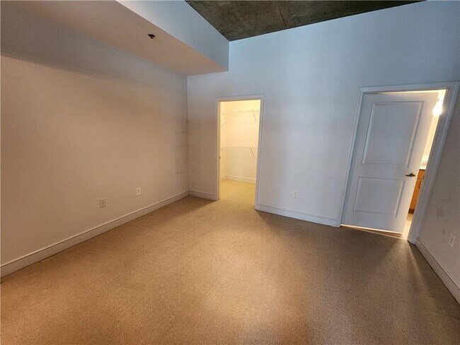 Building Photo - 44 Peachtree Pl NE