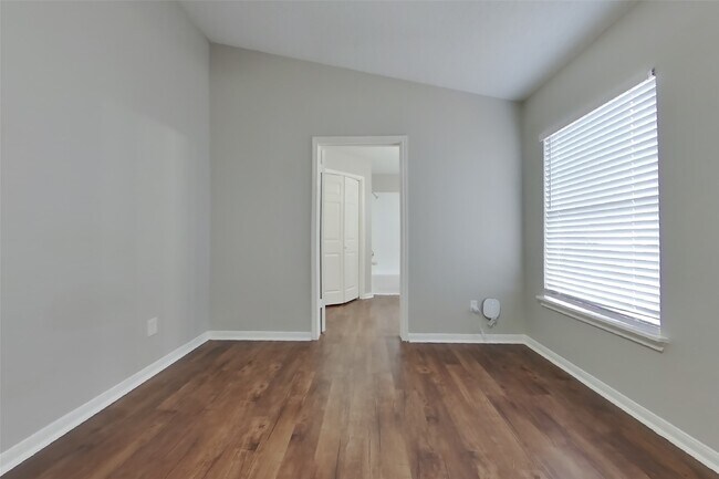 Building Photo - 3150 Kelling St