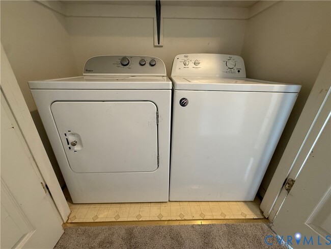 Building Photo - 208 Terrace Dr