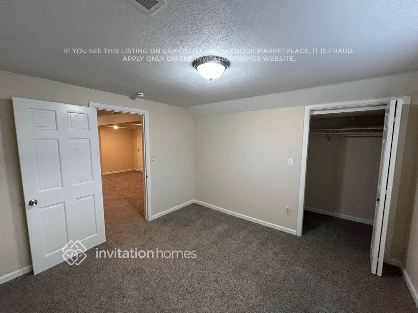 Building Photo - 1295 E Phillips Pl