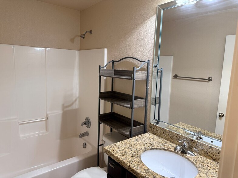 Building Photo - 7212 Barksdale Ln