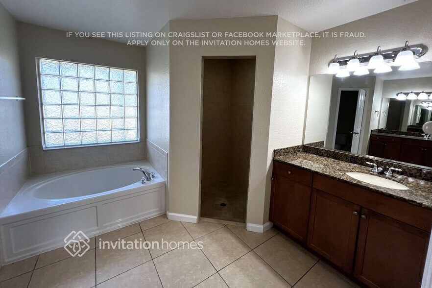 Building Photo - 3642 SW Darwin Blvd