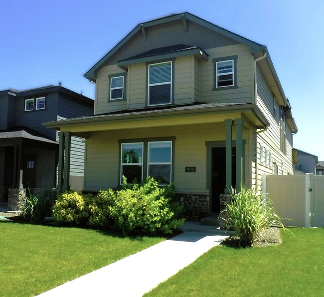 Primary Photo - Beautiful 4 bed 2.5 bath in East Boise jus...