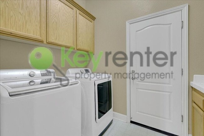 Building Photo - 9535 Setina Ln