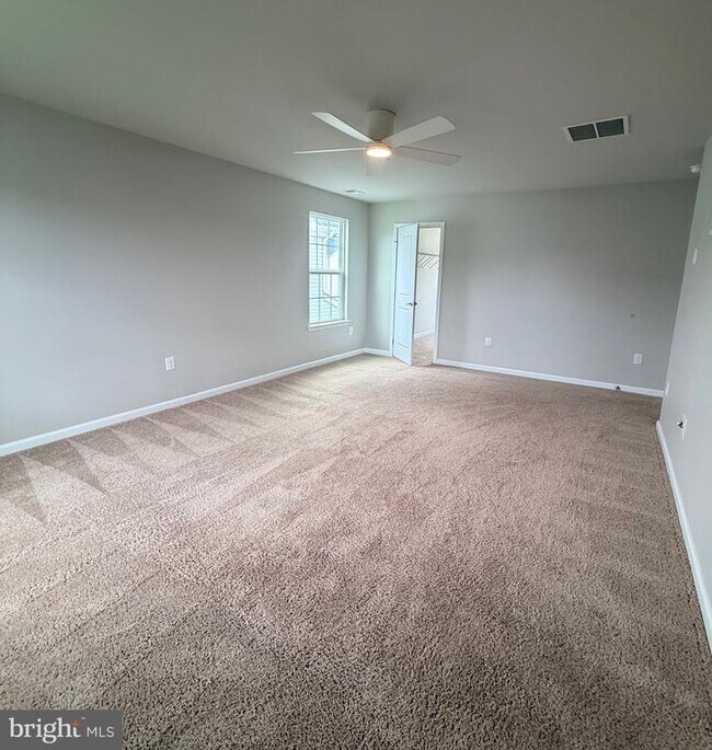 Building Photo - 9411 Wood Creek Cir