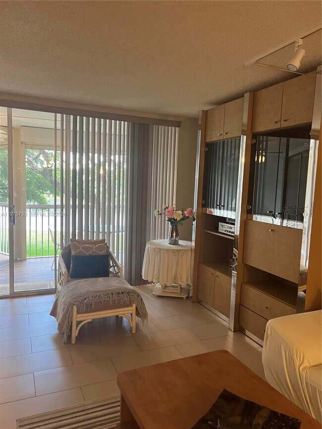 Building Photo - 2940 N Course Dr