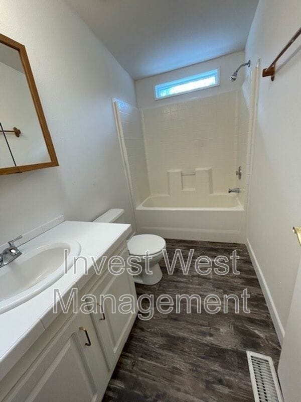 Building Photo - 102 Tory Lynn Dr