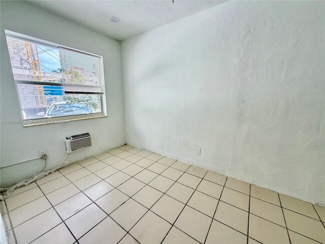 Building Photo - 2041 Jackson St