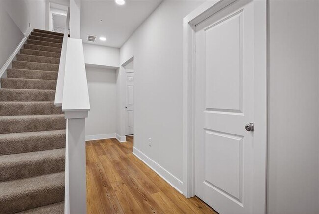 Building Photo - 4022 Cottage Wy