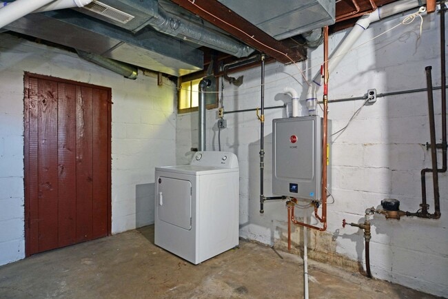 Building Photo - Beautiful 3-Bed 2-Bath Home Available In N...