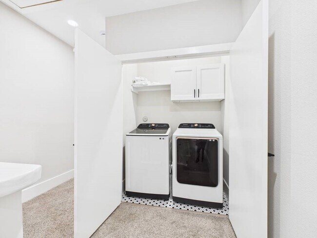 Building Photo - 6310 Norland St