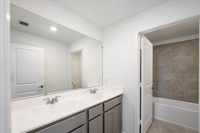 Building Photo - 11177 Fernbrook Dr