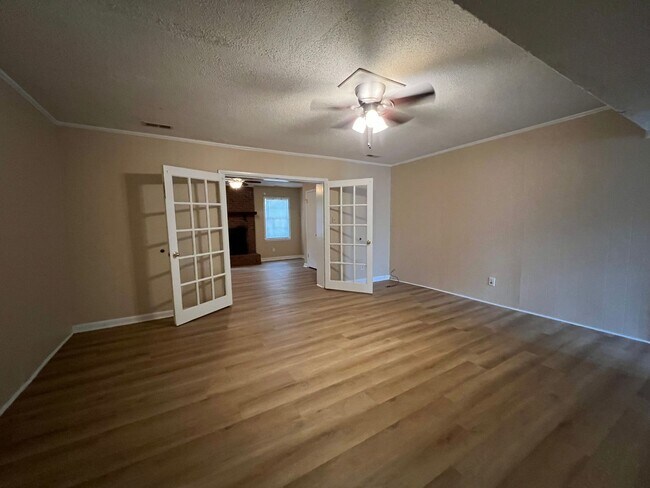 Building Photo - 6458 Easthampton Rd
