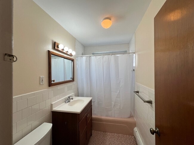 Building Photo - 33 Paul St