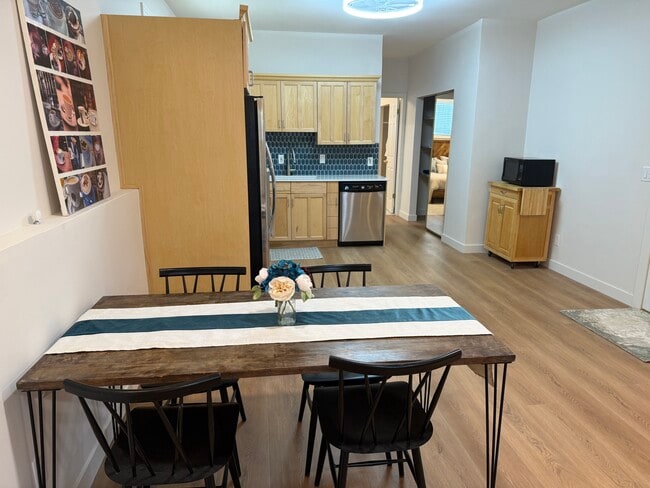 Building Photo - 944 Williamstown Ct