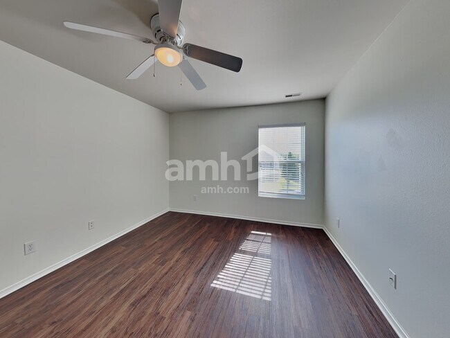 Building Photo - 1611 Rustic Arch Way