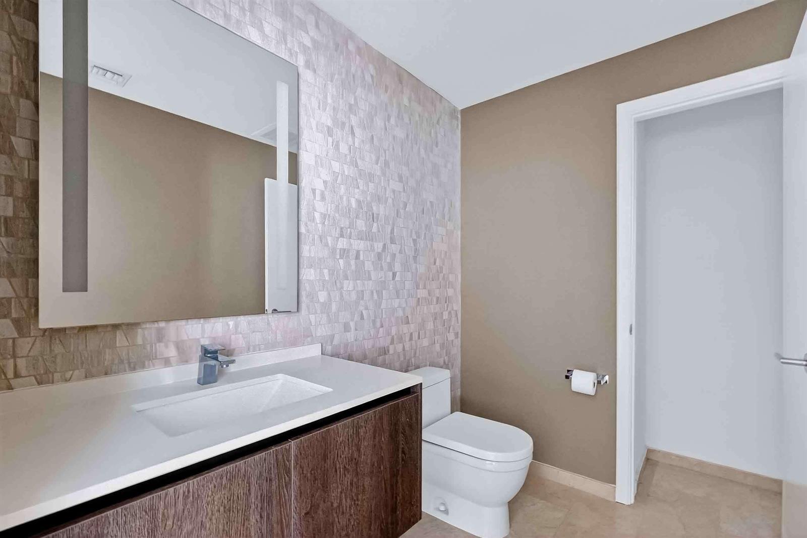 Building Photo - 88 SW 7th St