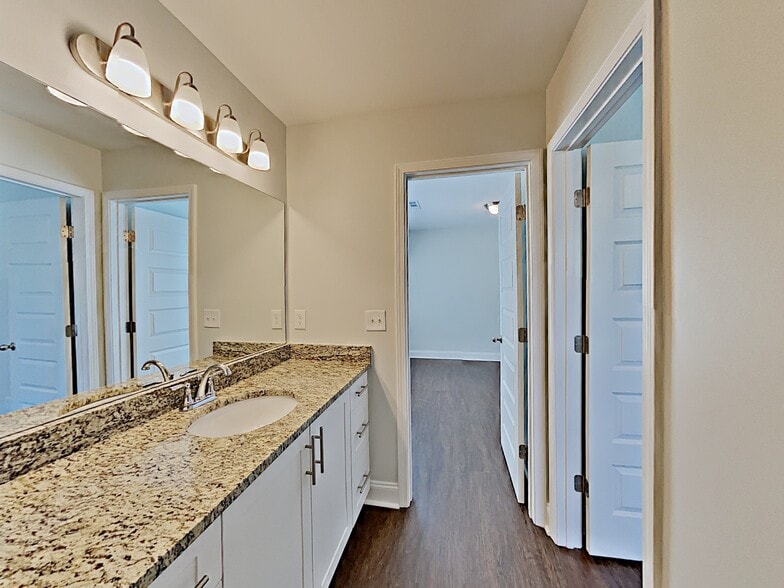 Building Photo - 5354 Tupelo St