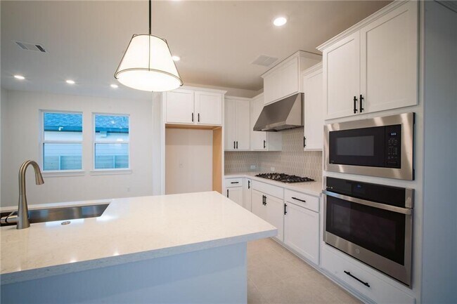 Building Photo - 524 Foresail Rd