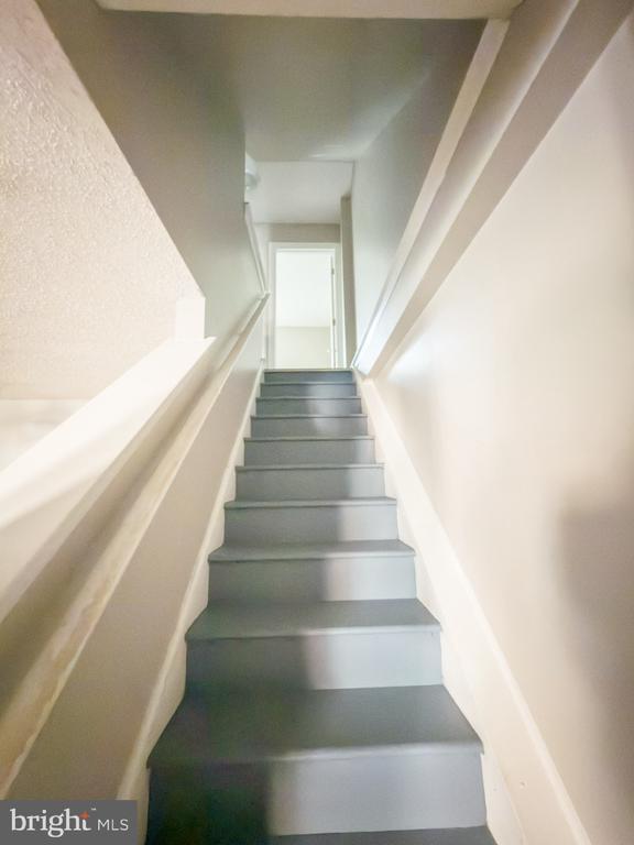 Building Photo - 1616 W Diamond St