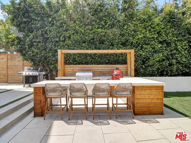 Building Photo - 10593 Kinnard Ave