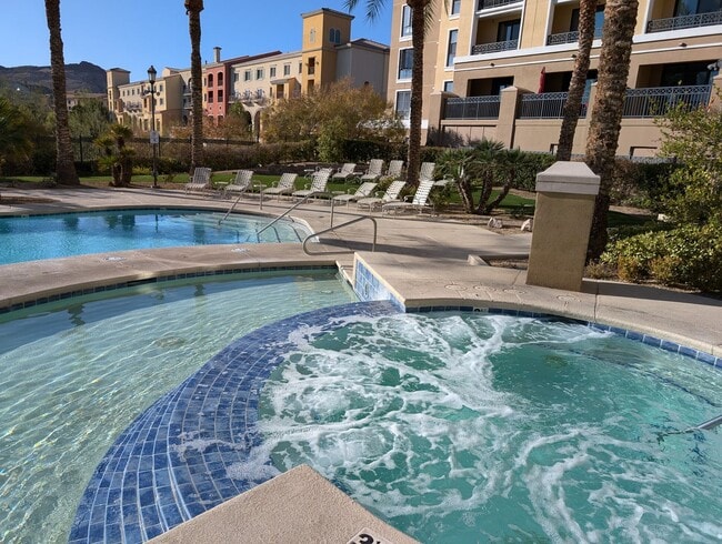 Building Photo - Lakefront Resort Living with Stunning Views in Lake Las Vegas!