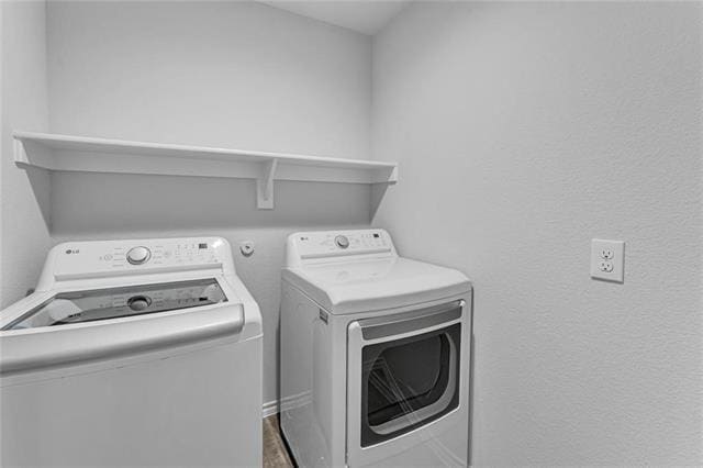 Building Photo - 708 Basteen Ln