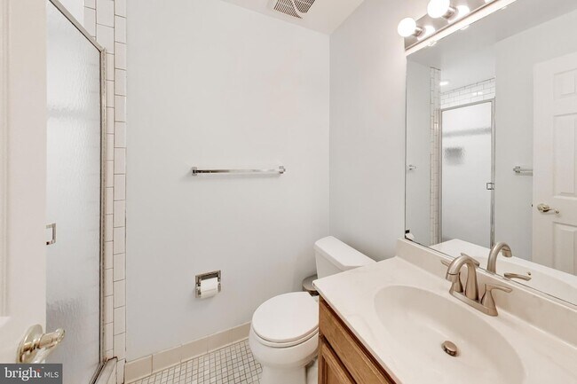 Building Photo - 5707 Brewer House Cir