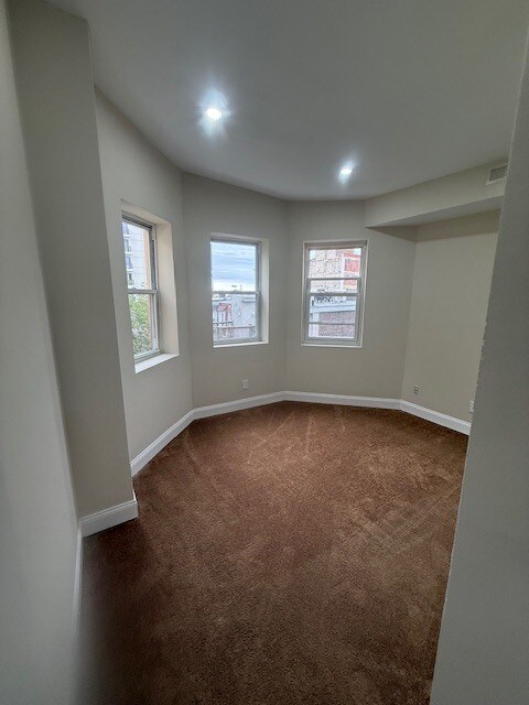 Building Photo - 925 N 15th St
