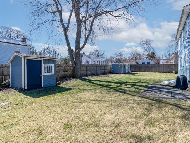 Building Photo - 32 Hamlin Ave