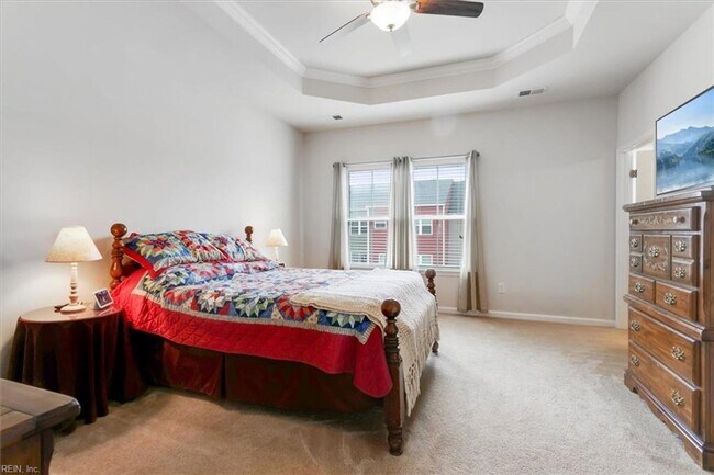 Building Photo - 3 bedroom/ 2 full bathroom and 1 half bathroom -Villages at Candle Station