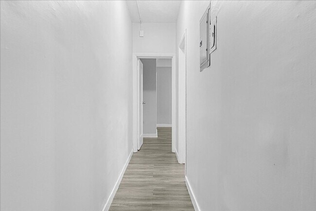 Building Photo - 118 N Westmoreland Ave