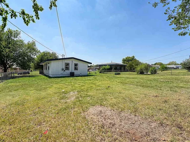 Building Photo - 4305 NW Ridgecrest Dr