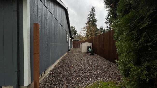 Building Photo - Charming 3-Bed, 2-Bath Retreat!