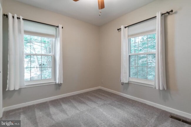 Building Photo - 6414 Old Scotts Ct