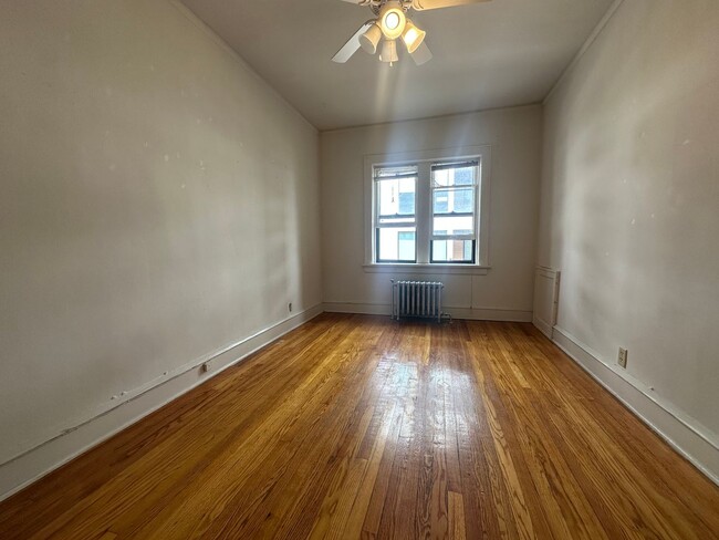 Interior Photo - 1628 Franklin