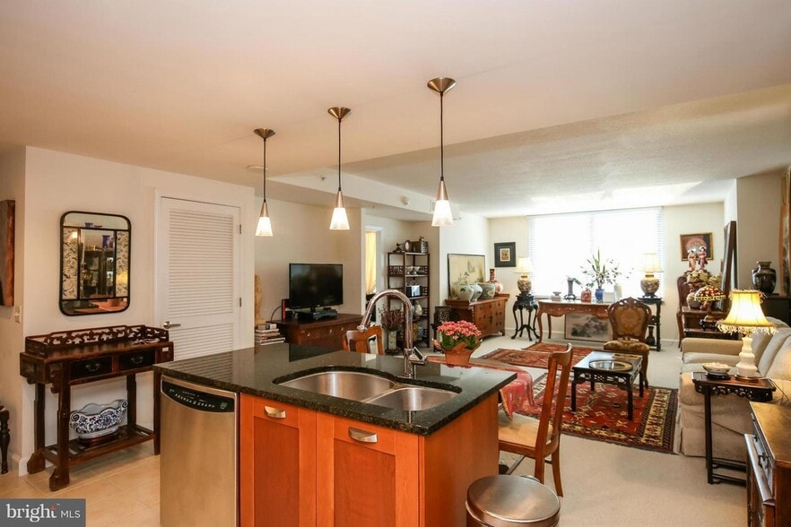 Building Photo - 2451 Midtown Ave