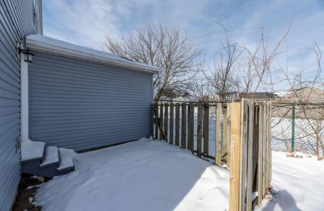 Patio for privacy - 2194 Rotunda Dr