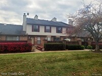 Building Photo - 38872 Country Cir