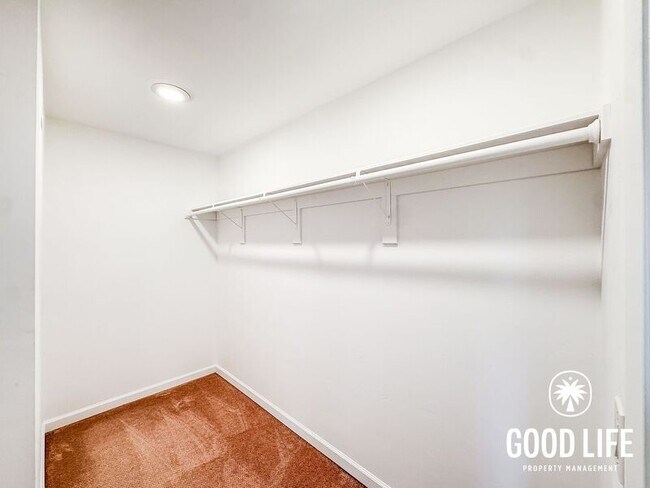 Building Photo - 14825 Morningside Dr