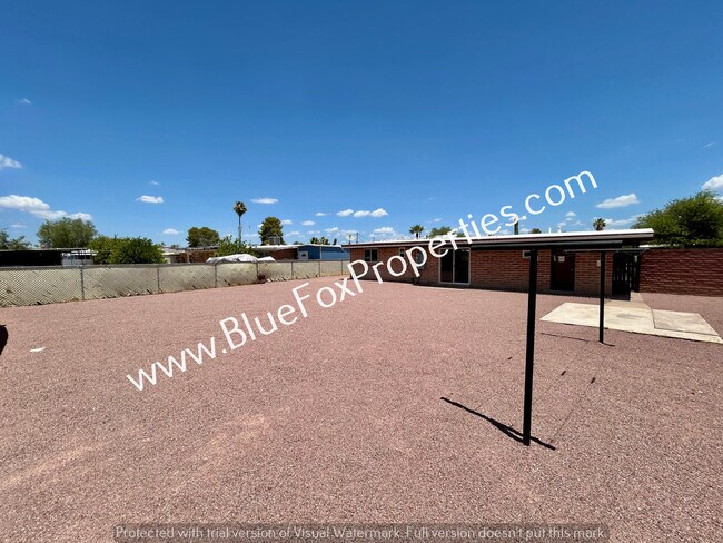 Building Photo - 4853 N Calle Harmonia