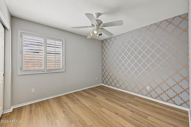 Building Photo - 4008 W Bloomfield Rd